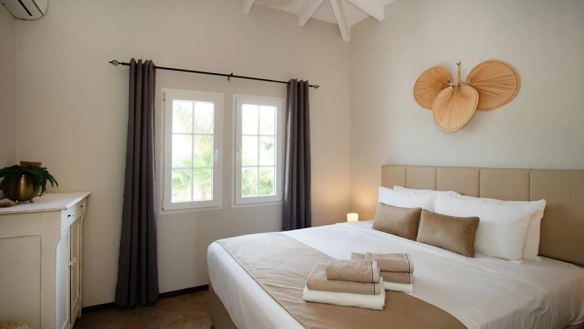 Penthouse Tropicana 6 Persons Gated Penthouse With Pool Jan Thiel Curacao